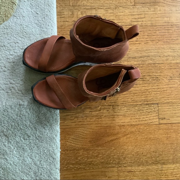 A.S. 98 women’s beautiful whiskey colored platform wedges size 9.5 - Picture 4 of 4